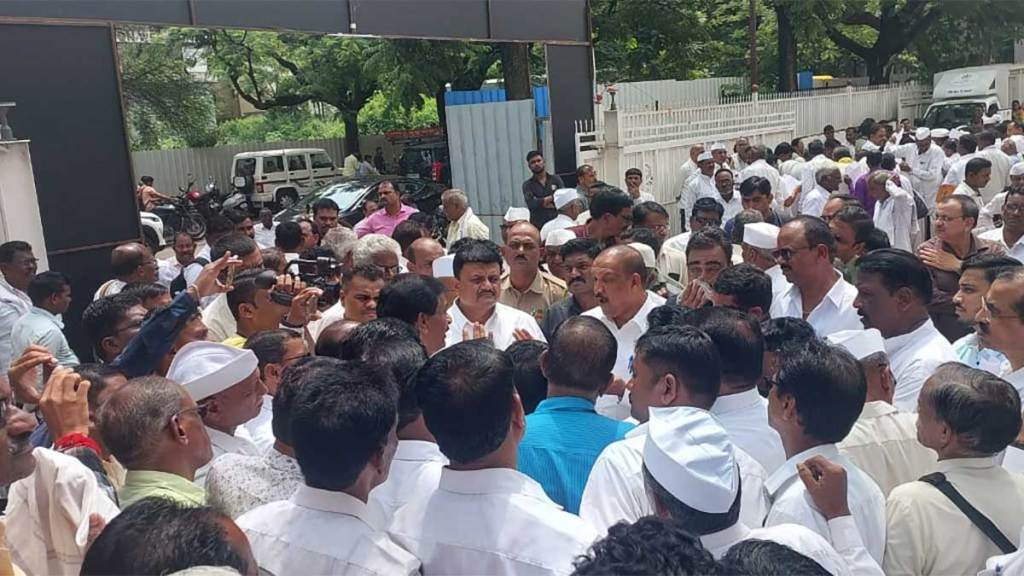 dr vijaykumar gavit surrounded by tribal activist dr vijaykumar gavit surrounded by tribal activist