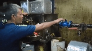 Navi Mumbai Crime Branch gang converted palm oil into groundnut oil godown APMC