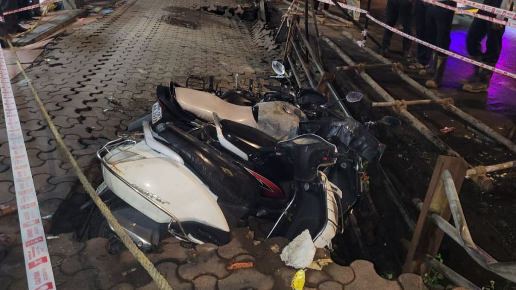 pavement-collapsed-in-Mulund