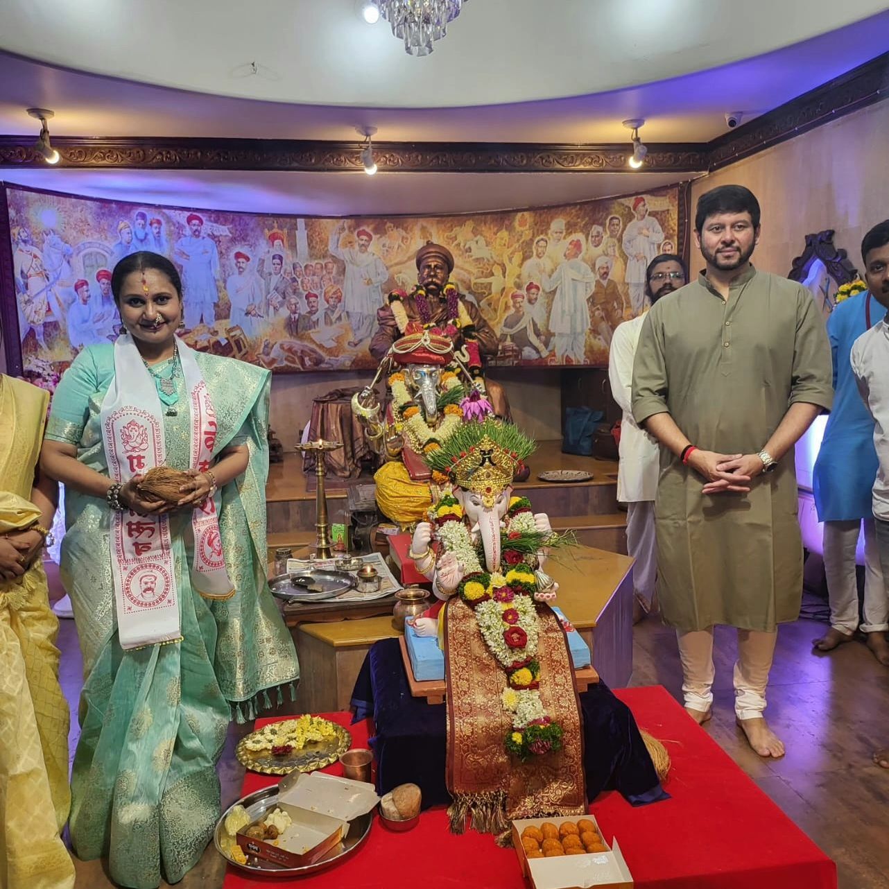 priya berde ganpati darshan 7
