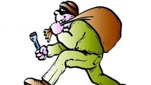 thieves stole gold jewelery Amravati