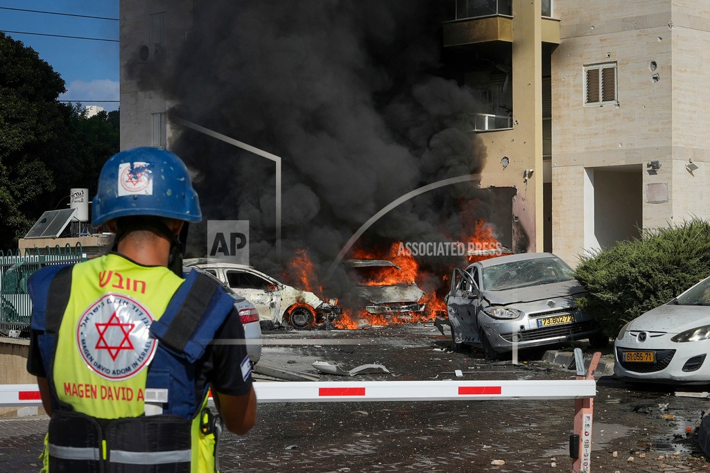 हमासच्या हल्ल्यानंतर इस्रायलचे पंतप्रधान बेंजामिन नेतान्याहू यांनी संतप्त प्रतिक्रिया व्यक्त केली आहे.