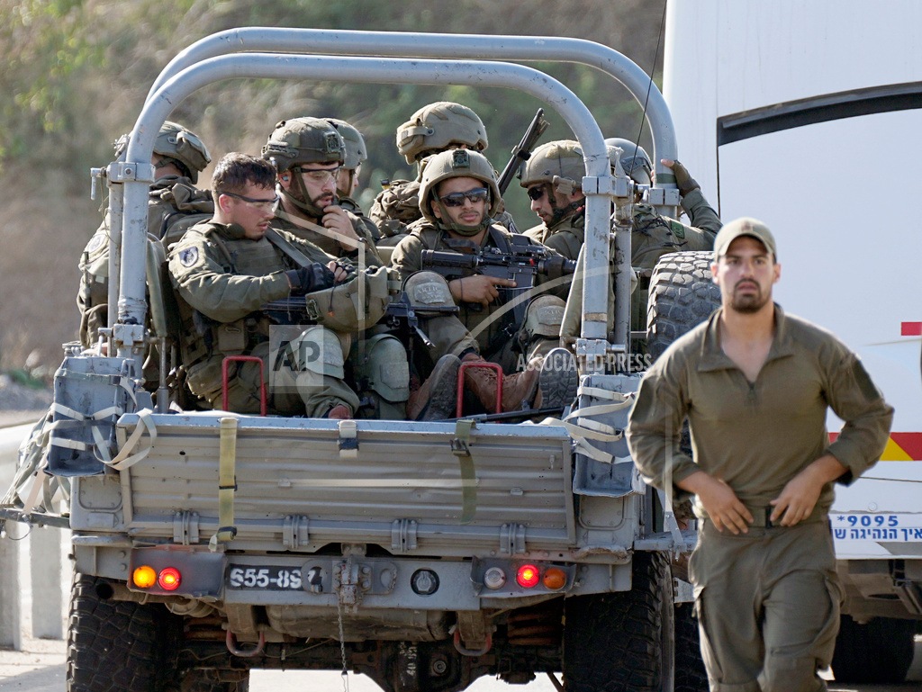 हमासने केलेल्या हल्ल्यात १०० लोकांचा मृत्यू झाल्याचं वृत्त रॉयटर्सनं दिलं आहे.