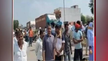 Highway was blocked by the villagers of Takarkhed Bhagile buldhana