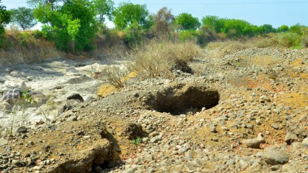 Illegal extraction of sand