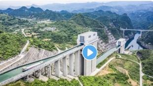 See how ships of millions of tons are lifted Watch the viral video once
