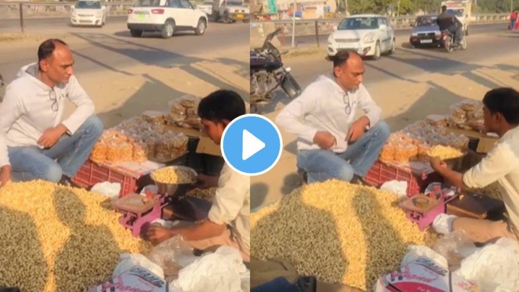 man try to steal peanuts from road side vendor but he also play game chori ka video viral on social media