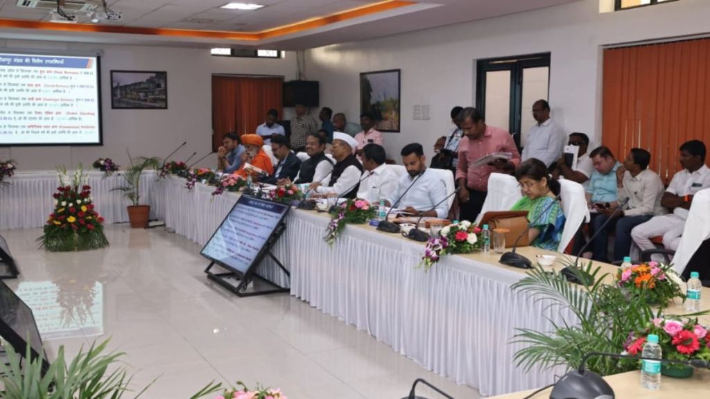 Nine MPs reviewed the works in Pune