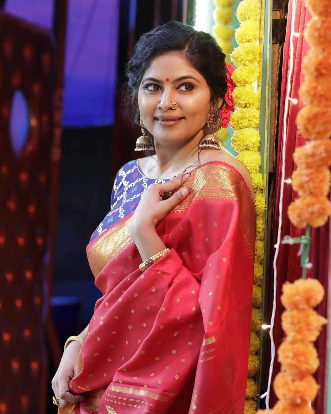 Marathi Actress Shardiya Navratri 2023 Red Colour