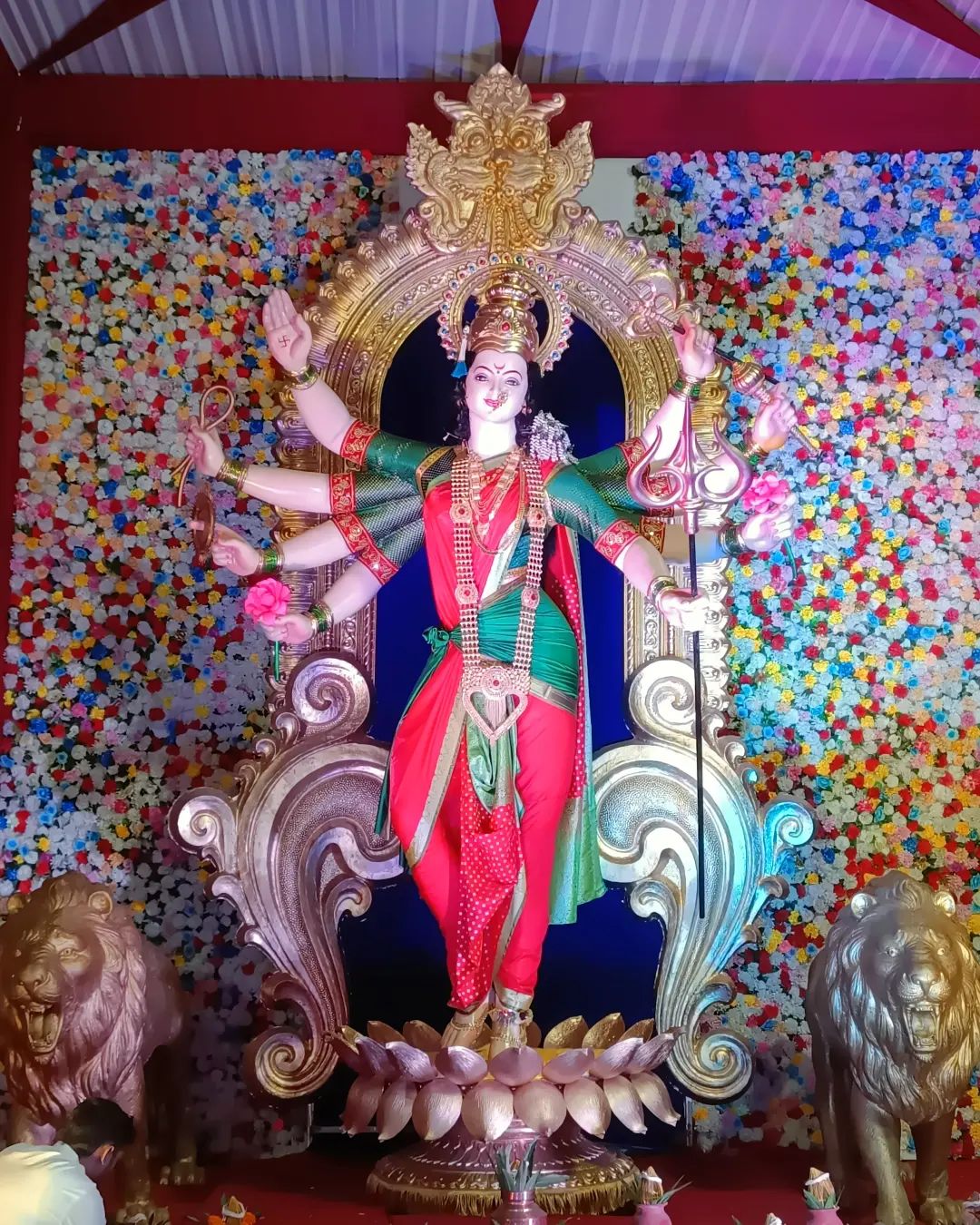 Marathi Actress Shardiya Navratri 2023 Red Colour