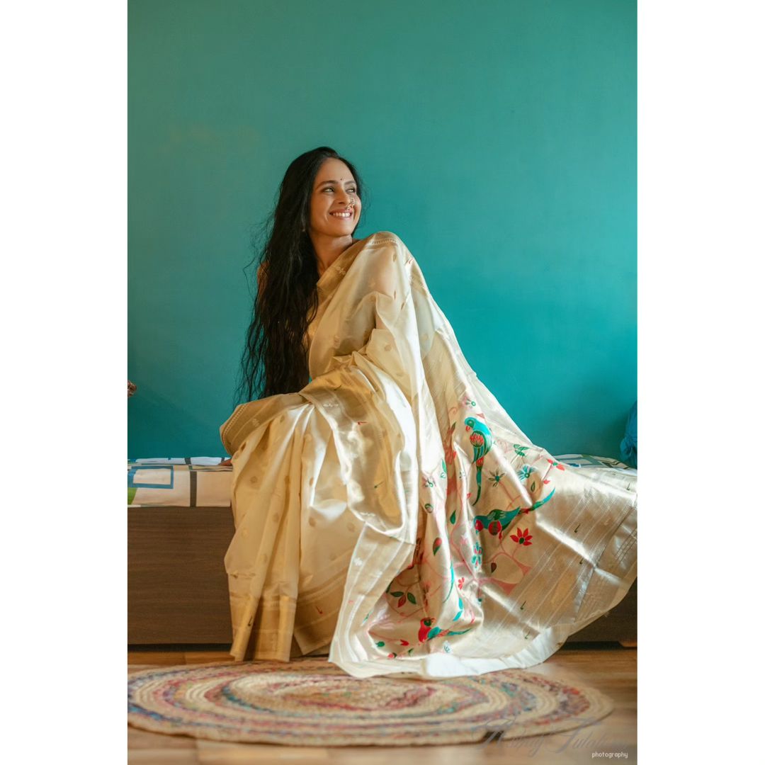 Shardiya Navratri 2023 White Saree Photos
