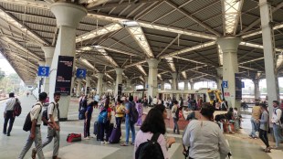 local passengers, panvel mumbai local, local passengers suffer due to low speed