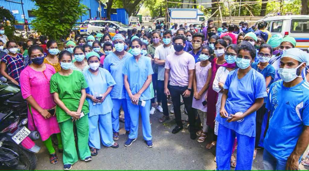 four thousand bmc health workers warned of agitation on october 4 four thousand bmc health workers warned of agitation on october 4