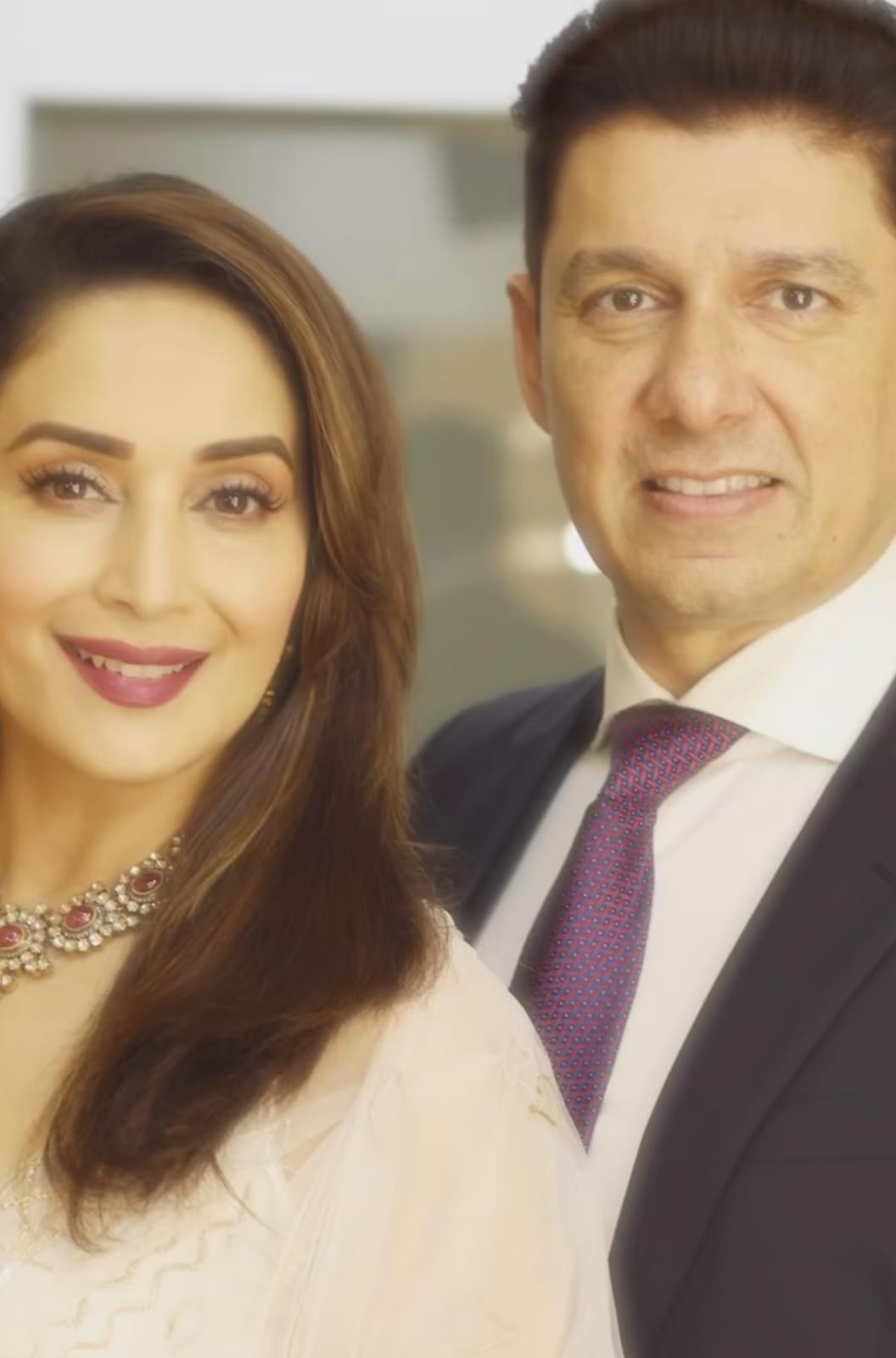 madhuri dixit and shriram nene anniversary