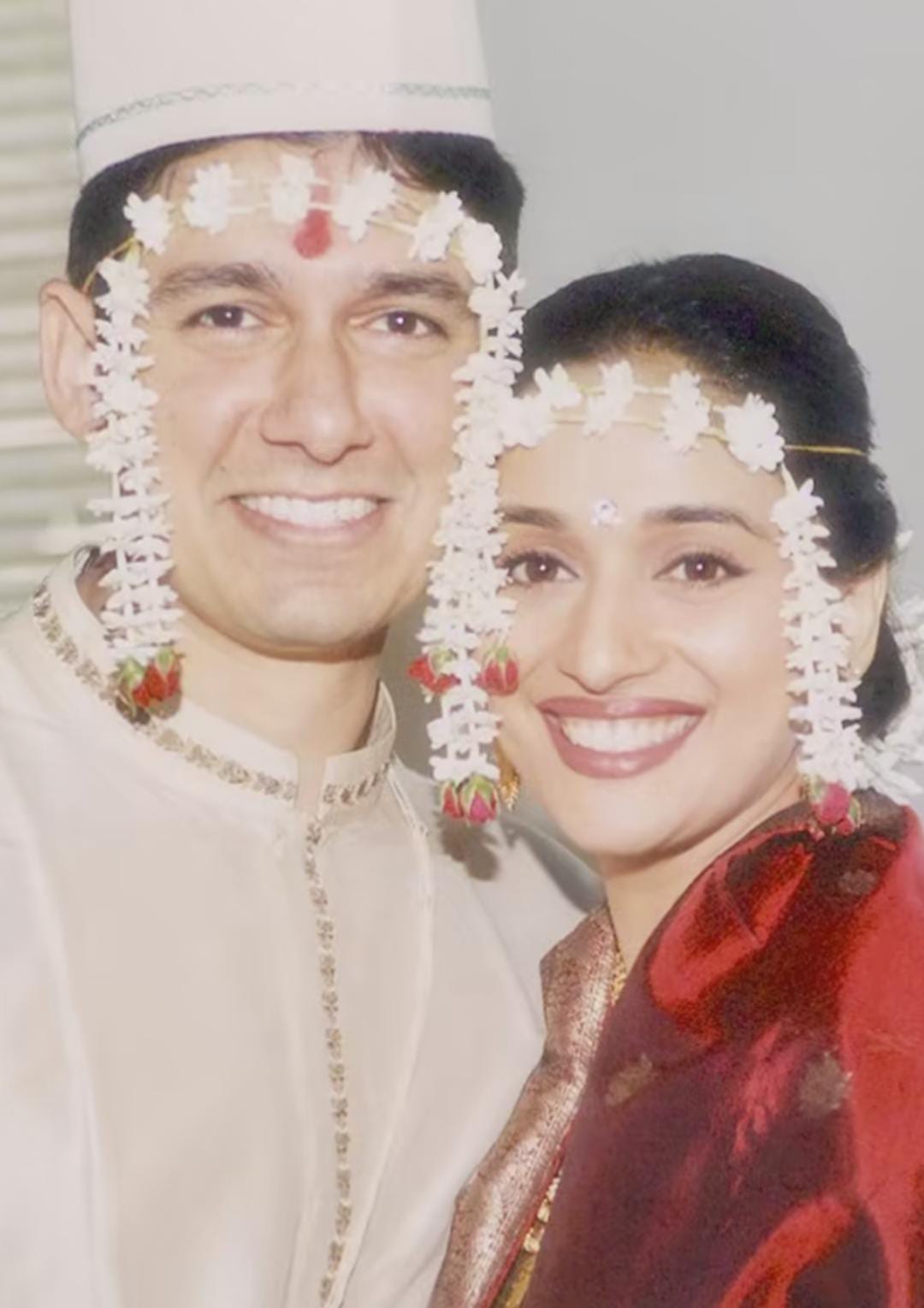 madhuri dixit and shriram nene anniversary