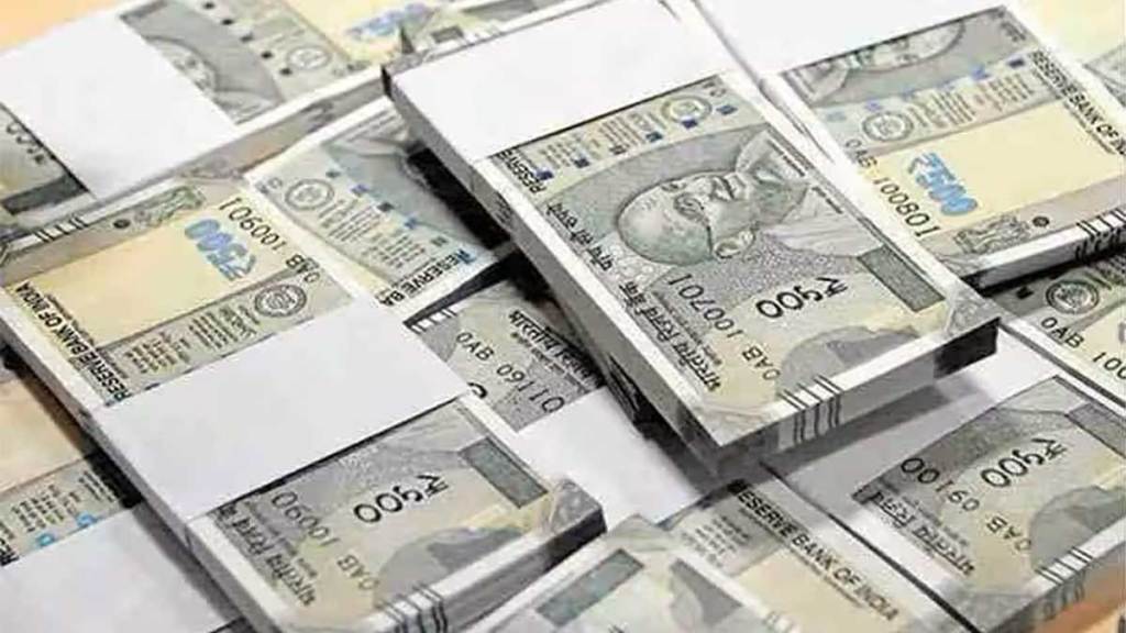 Rs 22 lakh stolen from travel bus on satara pune highway