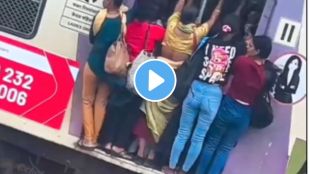 mumbai local train