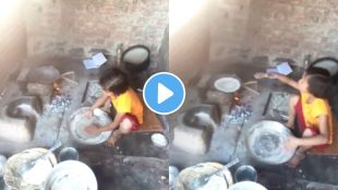 girl is making bhakari