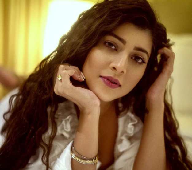 actress tejaswini pandit first crush