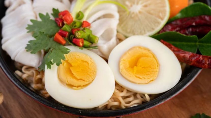 how much eggs should we eat in a week