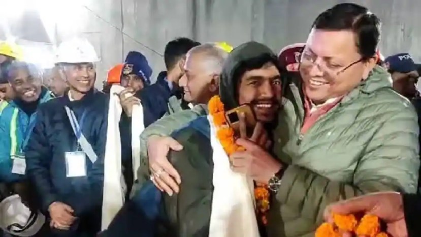 मुन्ना कुरेशी - मुन्ना कुरेशी हा रॅट मायनर्स टीमचा लीडर होता. जिथे मोठी आधुनिक यंत्रे निकामी झाली, तिथे मुन्ना आणि त्याची टीम कामी आली. (PC: ANI)