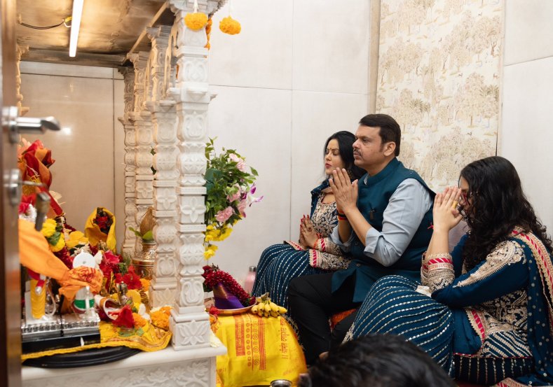 Amruta and Devendra Fadnavis 