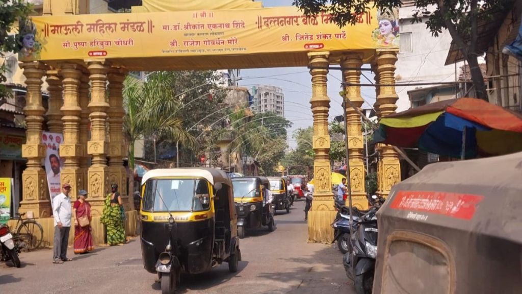 Arches at Dattanagar in Dombivli were removed