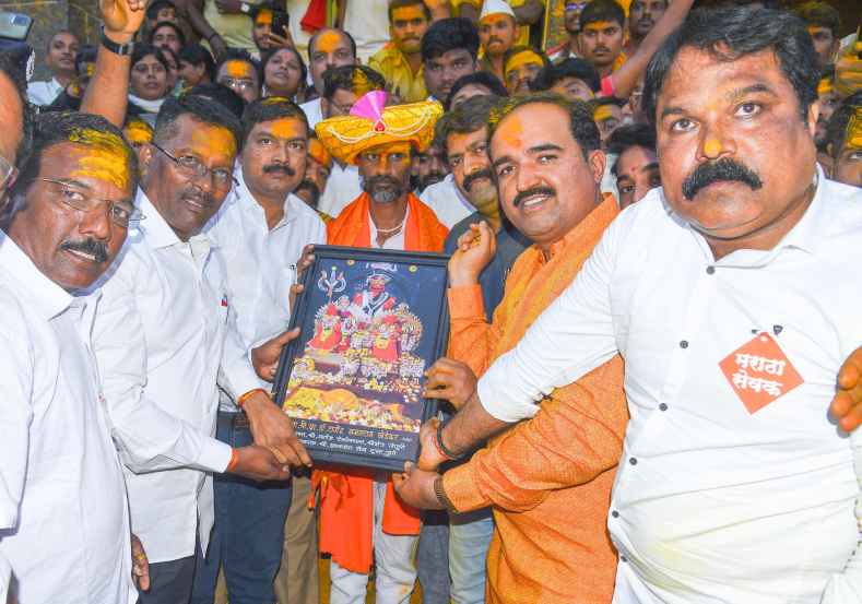 मनोज जरांगे पाटील यांचं जेजुरी गडावर स्वागत