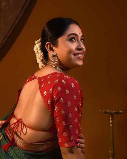 Mrunmayee Deshpande Rao Yellow Saree