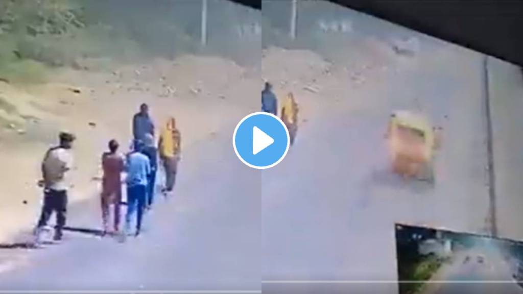 UP: Speeding Auto Hits, Drags Teenager Out For Morning Walk For Over 50 Mts In Jalaun UP: Speeding Auto Hits, Drags Teenager Out For Morning Walk For Over 50 Mts In Jalaun