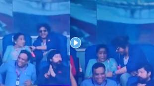bollywood actor shahrukh khan sweet gesture for asha bhosle during India vs Australia 2023 world cup final video goes viral