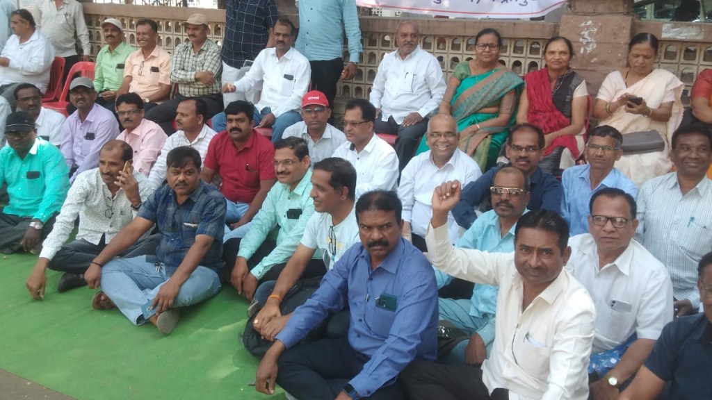 Protest by teachers council protesting the move in approval of selection category proposal