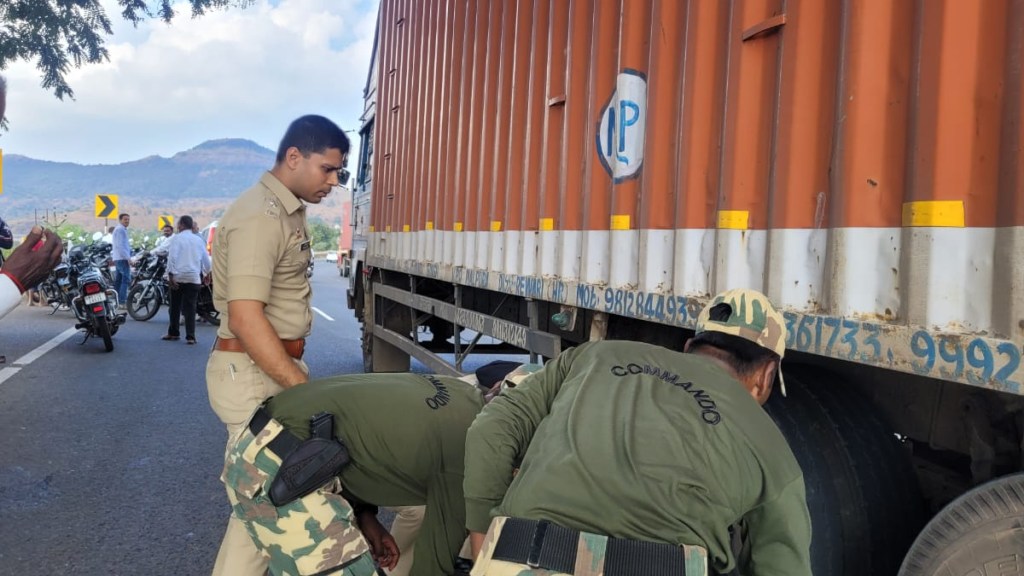 Satara Police saved the lives of two people who were involved in an accident on the highway