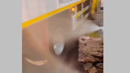 water hitting on vehicles in panvel, water hitting on vehicles to reduce pollution water hitting on vehicles in panvel, water hitting on vehicles to reduce pollution