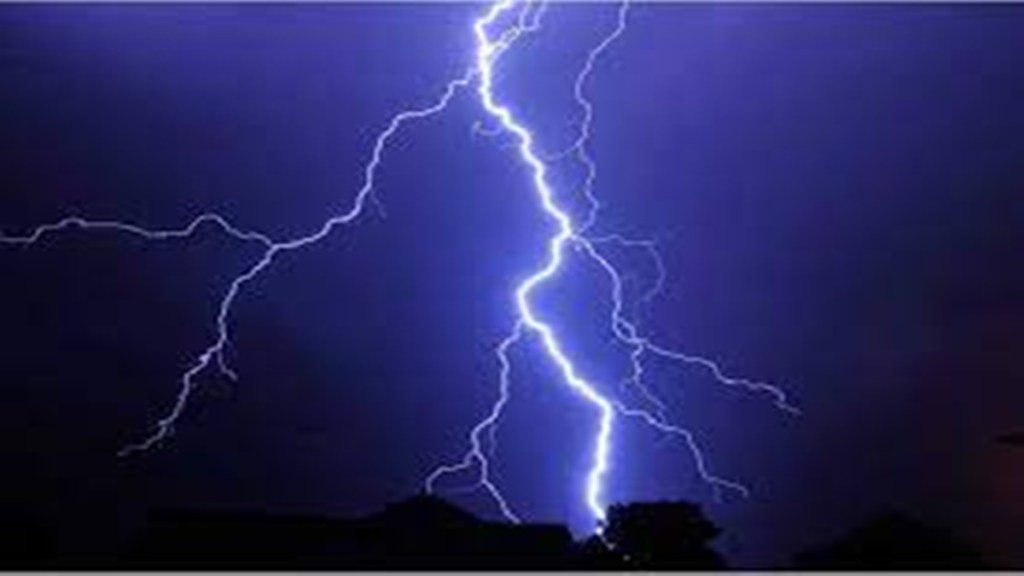 yavatmal heavy rain, yavatmal unseasonal rain, yavatmal rain with thunderstorm,