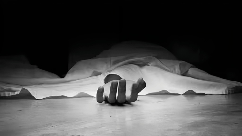 woman committed suicide argument neighbours Dhankawadi pune