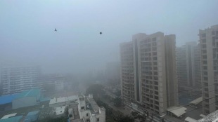 unseasonal rain temperature dropped fog pune Wednesday morning pune