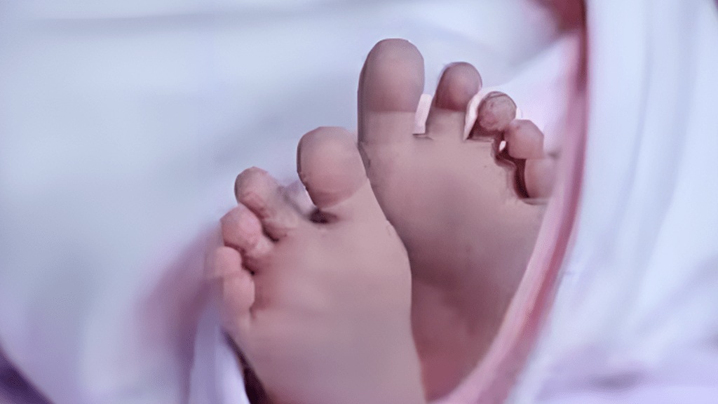 three year old girl child died iron door fell on her nagpur