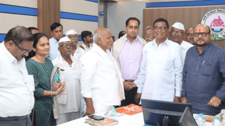 Guardian Minister Gulabrao Patil Pending help of banana crop insurance advance compensation deposited farmers bank accounts before Diwali jalgaon