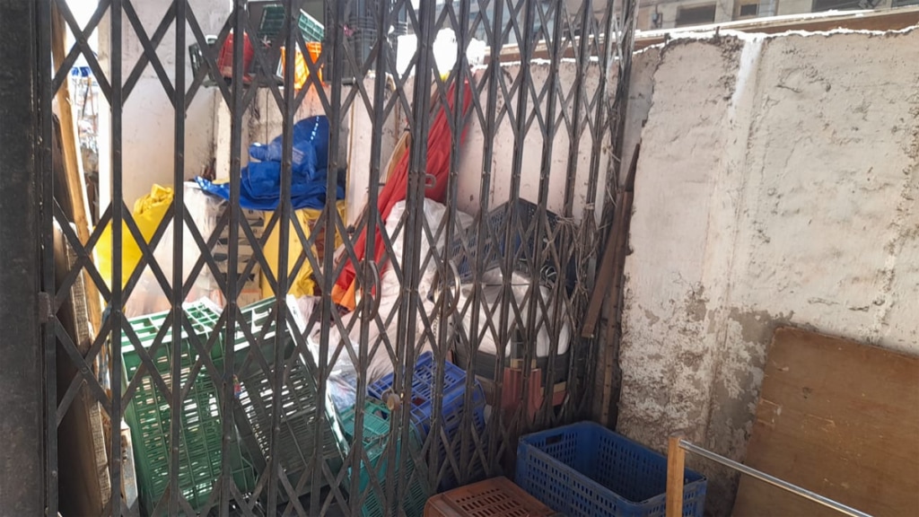 hawkers using railway washrooms Dombivli railway station eastern part store materials