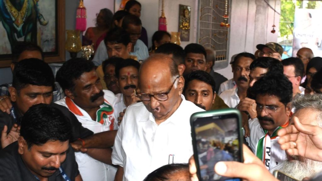 Sharad Pawars visit to Rabodi Sharad Pawars visit to Rabodi