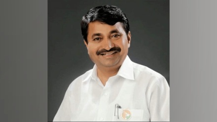 Balasaheb Vanamore challenged Guardian Minister Suresh Khade, should go on a walk to see the condition roads Miraj sangli