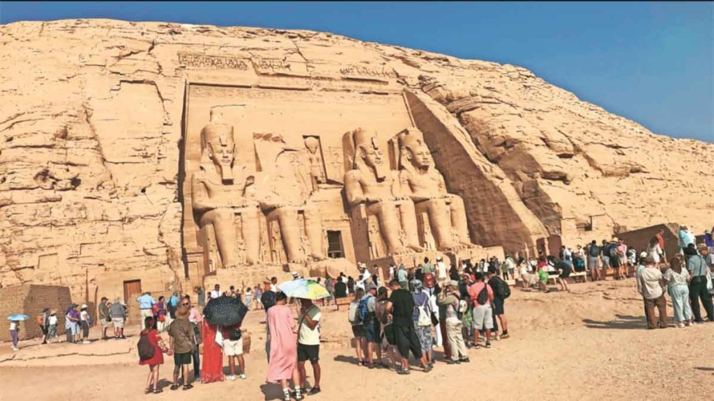 Famous writer-director Arun Khopkar travel story Famous writer-director Arun Khopkar travel story