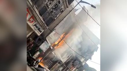 Fire at Lashkar area hotel Disaster was averted as the workers ran away Fire at Lashkar area hotel Disaster was averted as the workers ran away