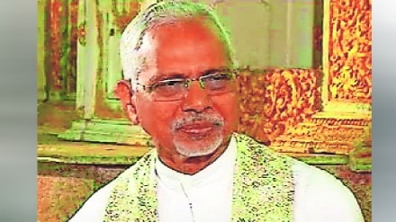 Senior Literary and Former Literary Conference President Father Francis Dibrito