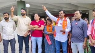 Garbage heaps in Ward 19 in Jalgaon warning of agitation from MNS