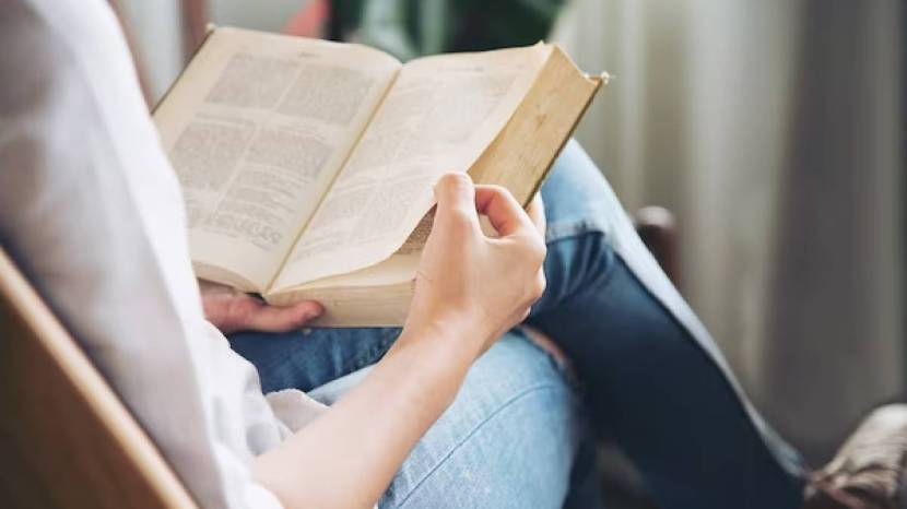 Amazing five hobbies to pick in 2024 read book play sports learn language and more 