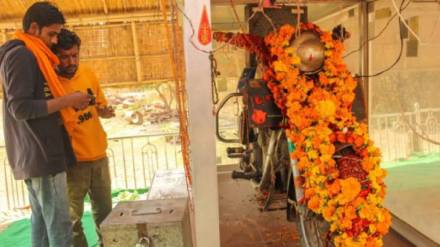 This 'Bullet Baba Shrine' In Rajasthan Is Dedicated To A Royal Enfield This 'Bullet Baba Shrine' In Rajasthan Is Dedicated To A Royal Enfield