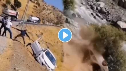 friends saved the man life when car was about to fall into a deep ditch watch shocking video