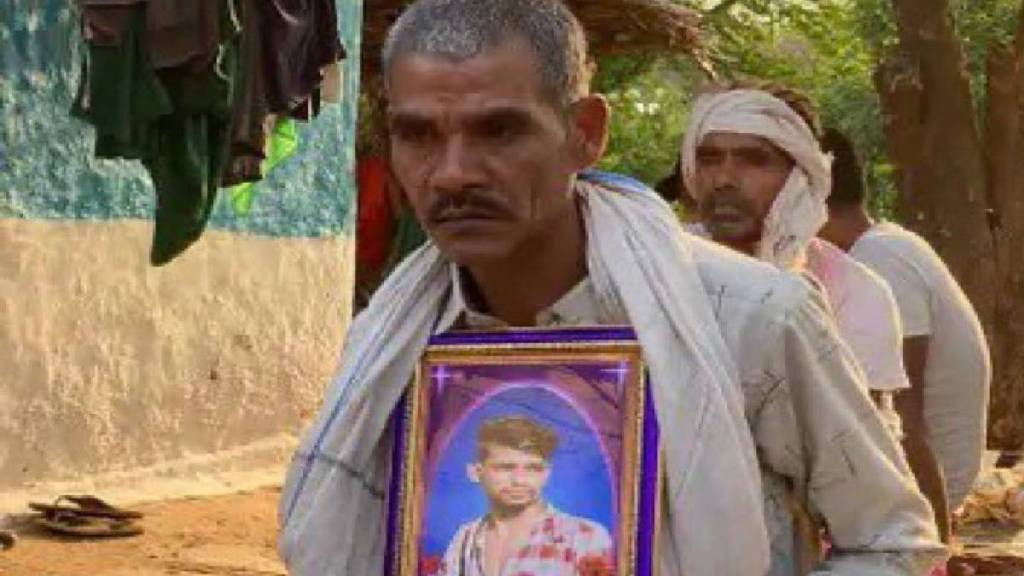 Eshwar Sahudefeated 7 time INC MLA Sri Ravindra Choubey . Eshwar Sahudefeated 7 time INC MLA Sri Ravindra Choubey .